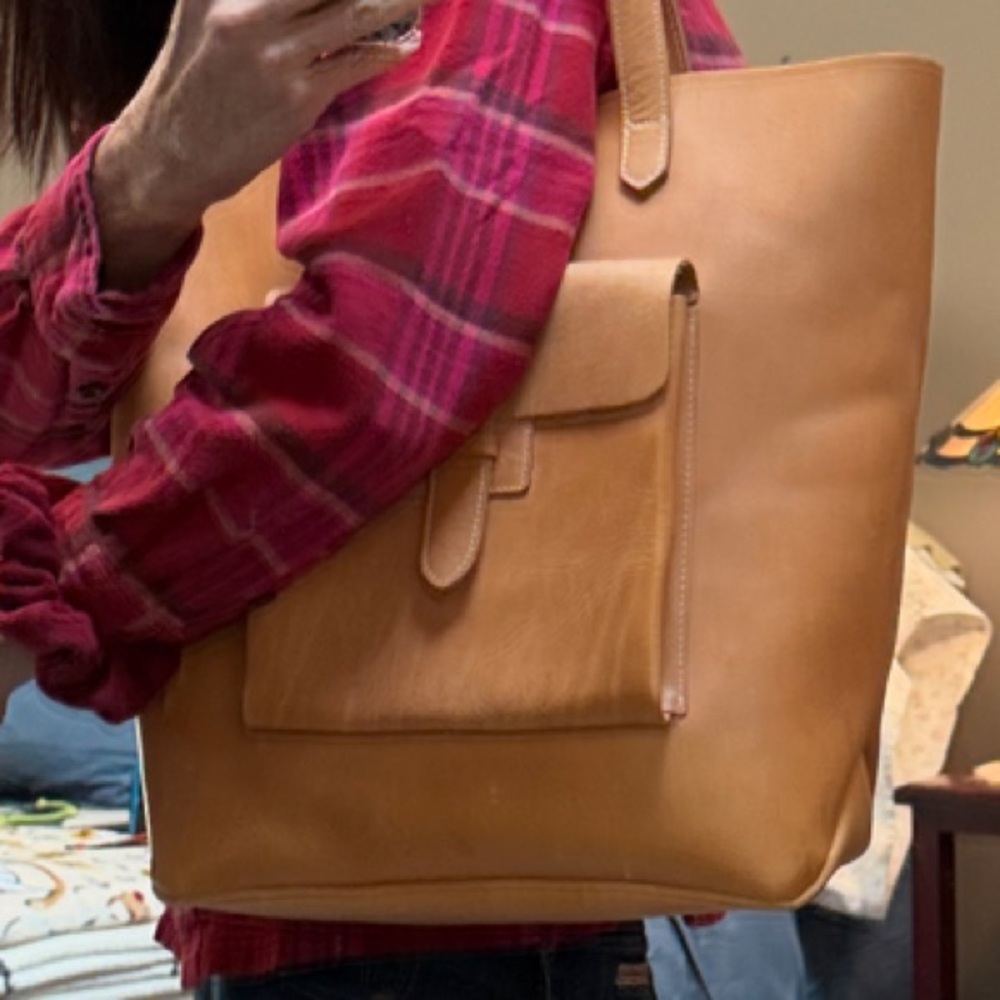 American Apparel Tan LEATHER Tote Bag EXCELLENT CONDITION HARDLY USED 14 X 14 - Picture 2 of 13